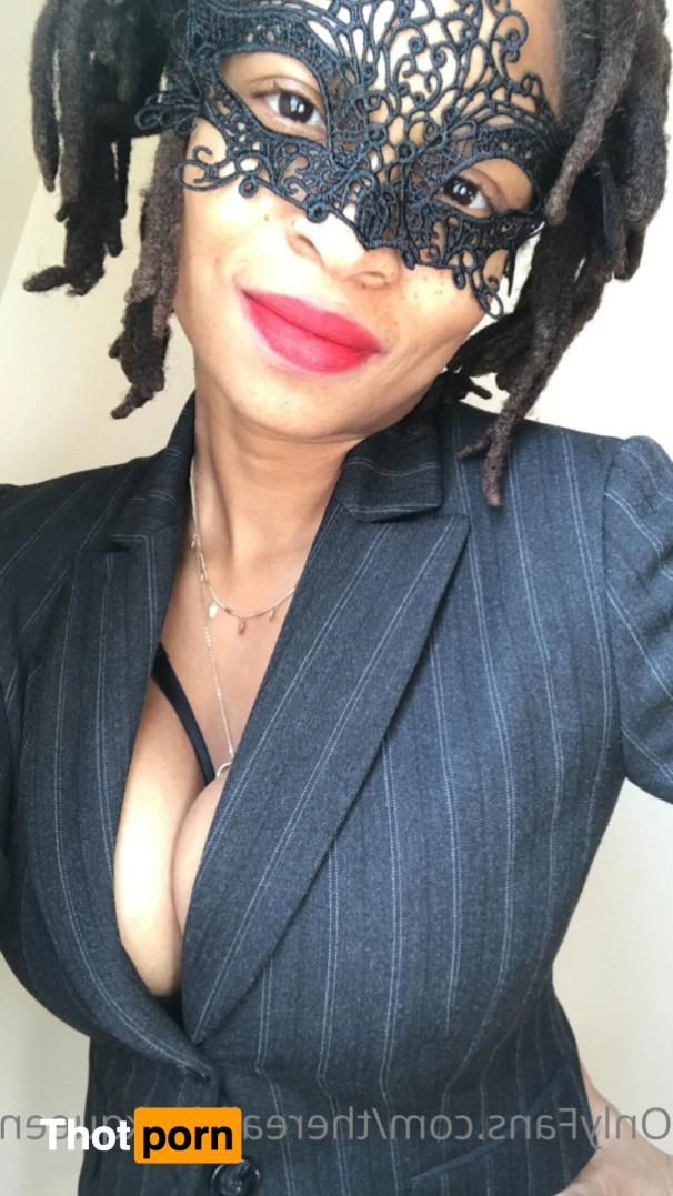 The Real Black Queen Raven 16350817