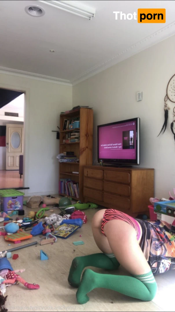 tinytemptress17 16328370