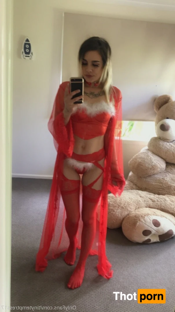 tinytemptress17 16328541