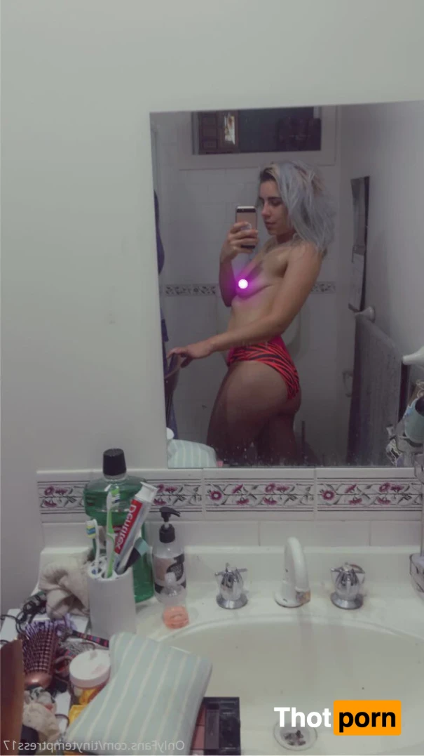 tinytemptress17 16328697