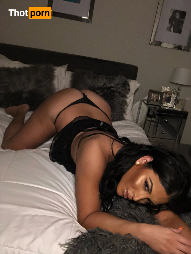 Ts Nicole Milania 10126593