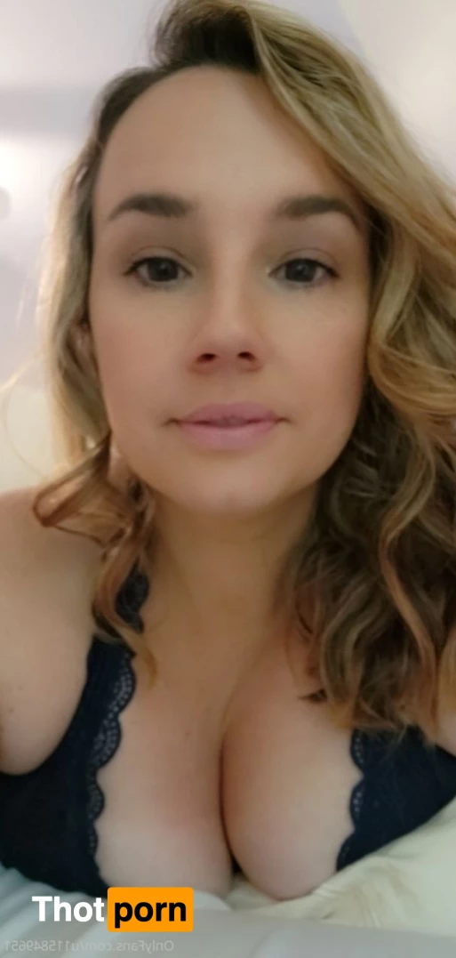 Hang with Beth 9695647