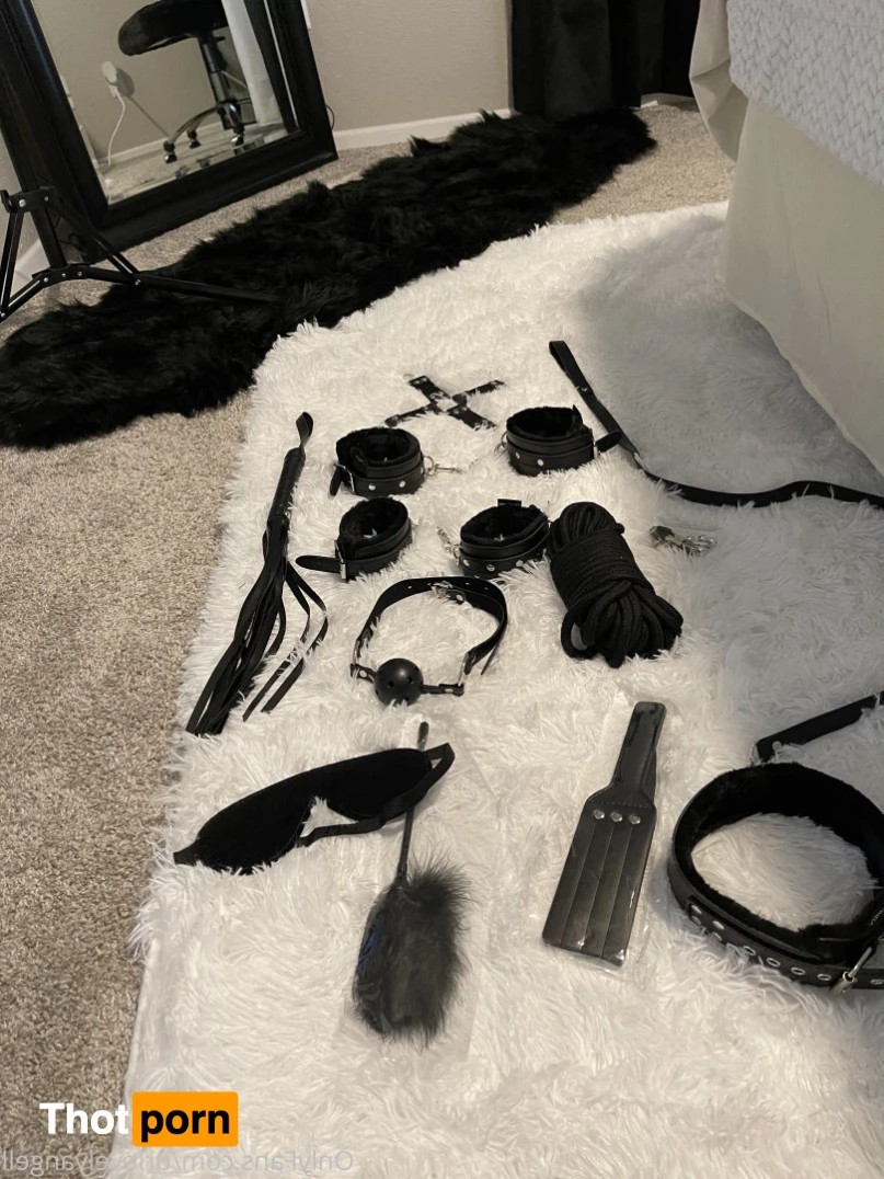 Urlovelyangell - Best adult videos and photos