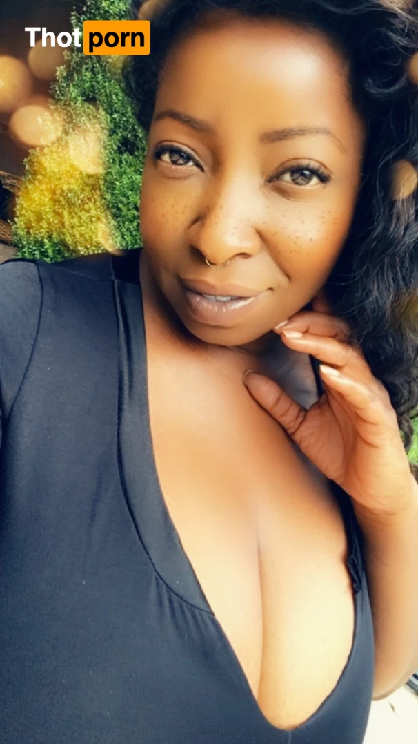 Vanessa Blue 10124481