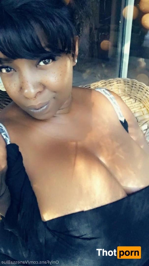 Vanessa Blue 10124492