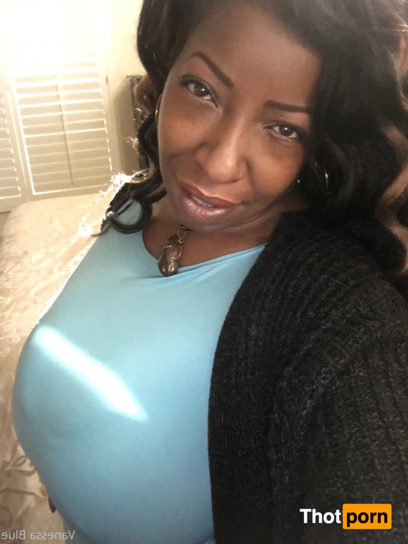 Vanessa Blue 10124582