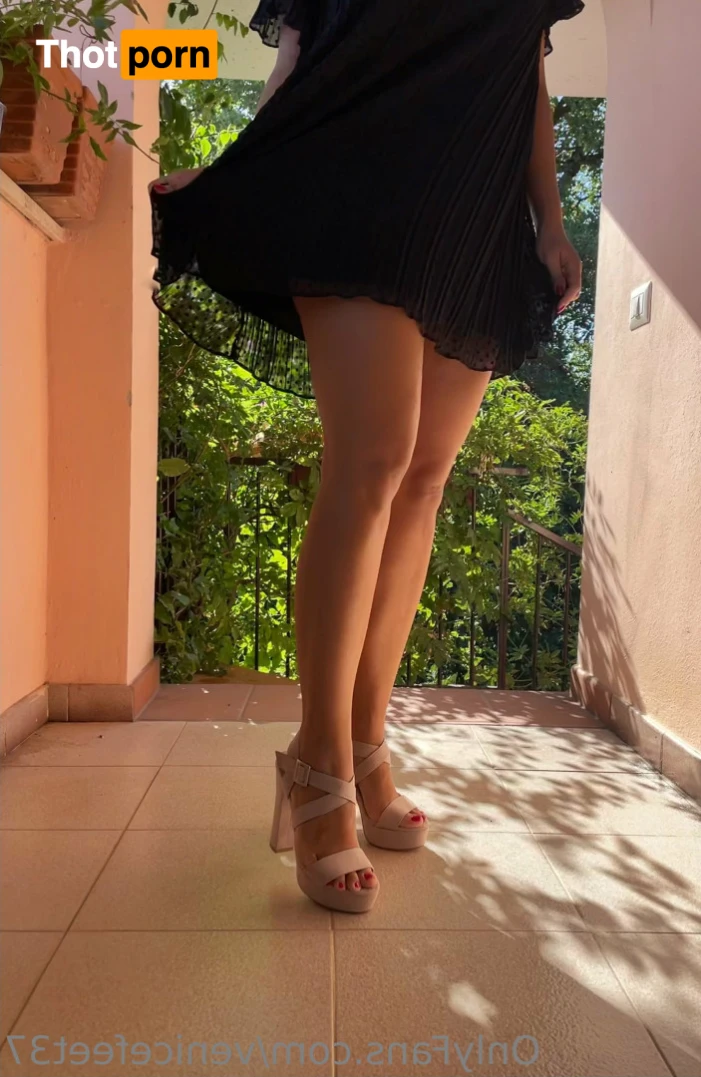 Venicefeet37 16189388