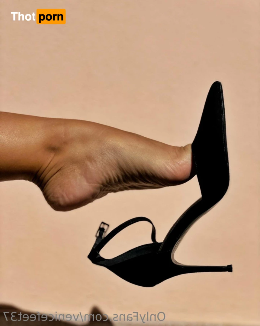 Venicefeet37 16189414