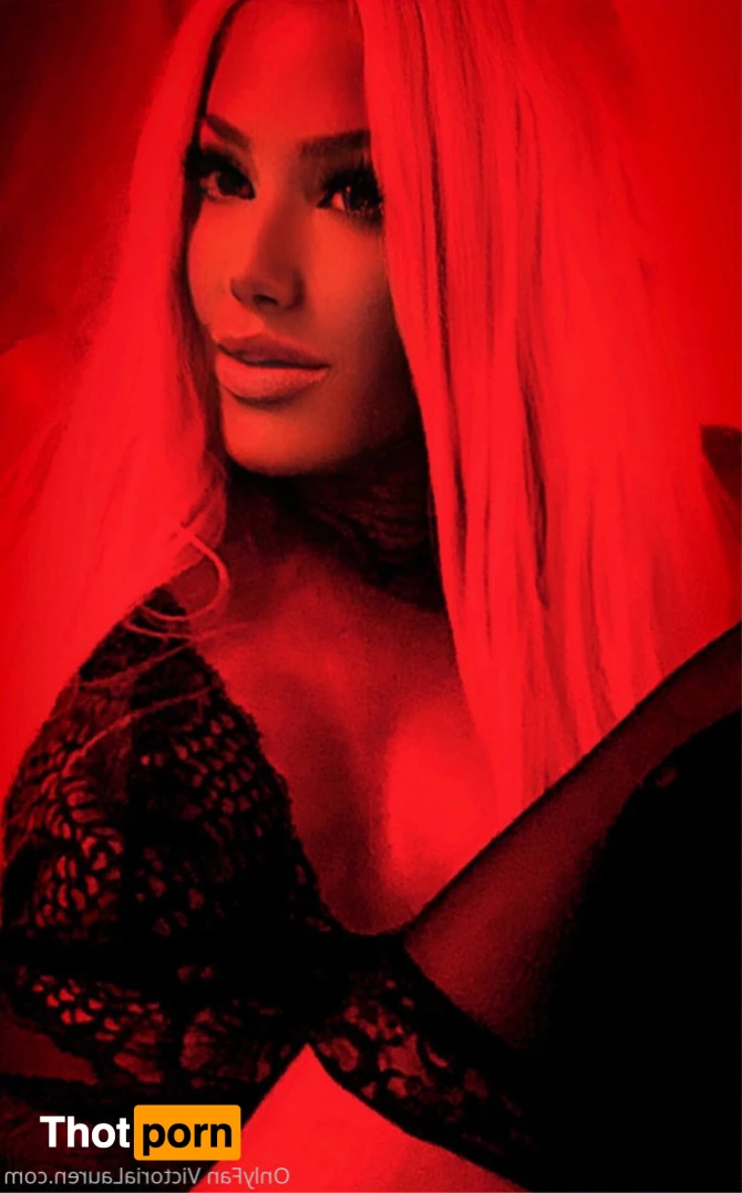 Victoria Lauren 16171171