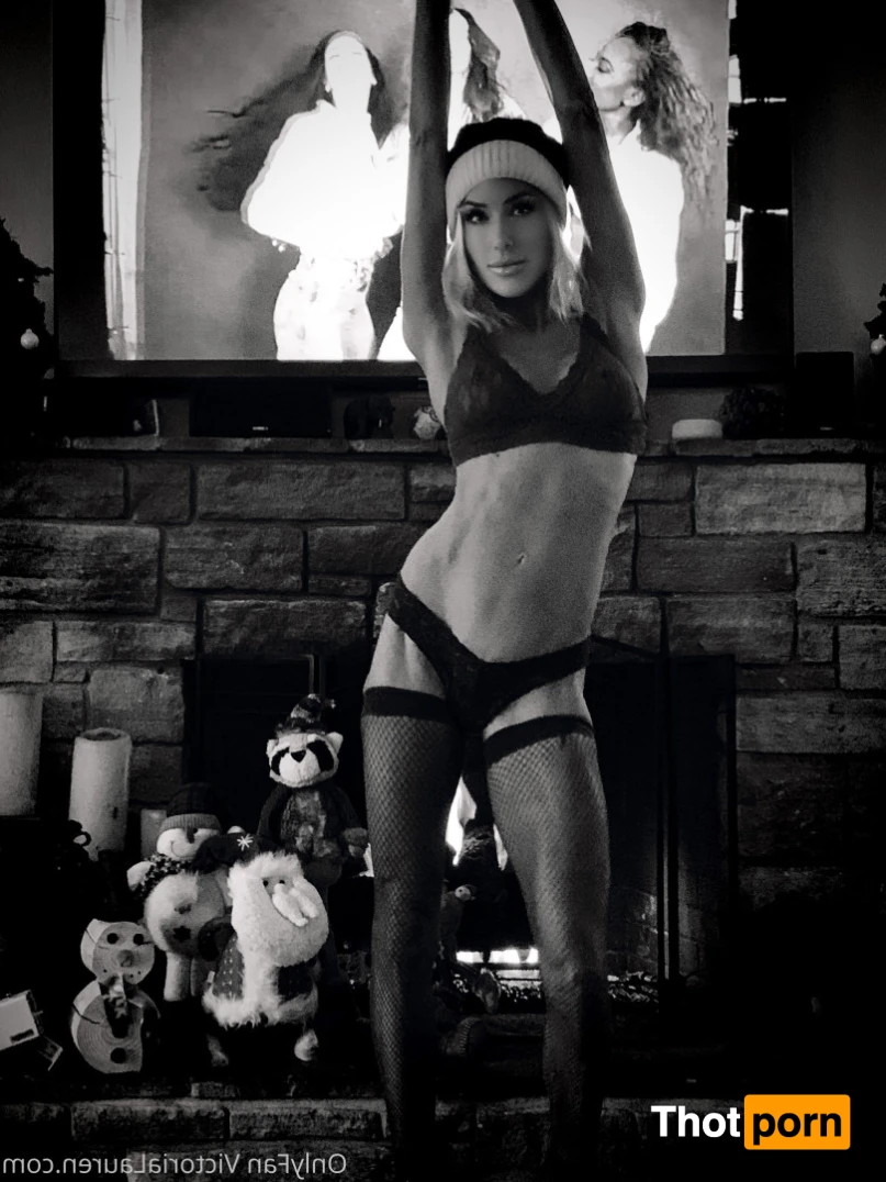 Victoria Lauren 16171283