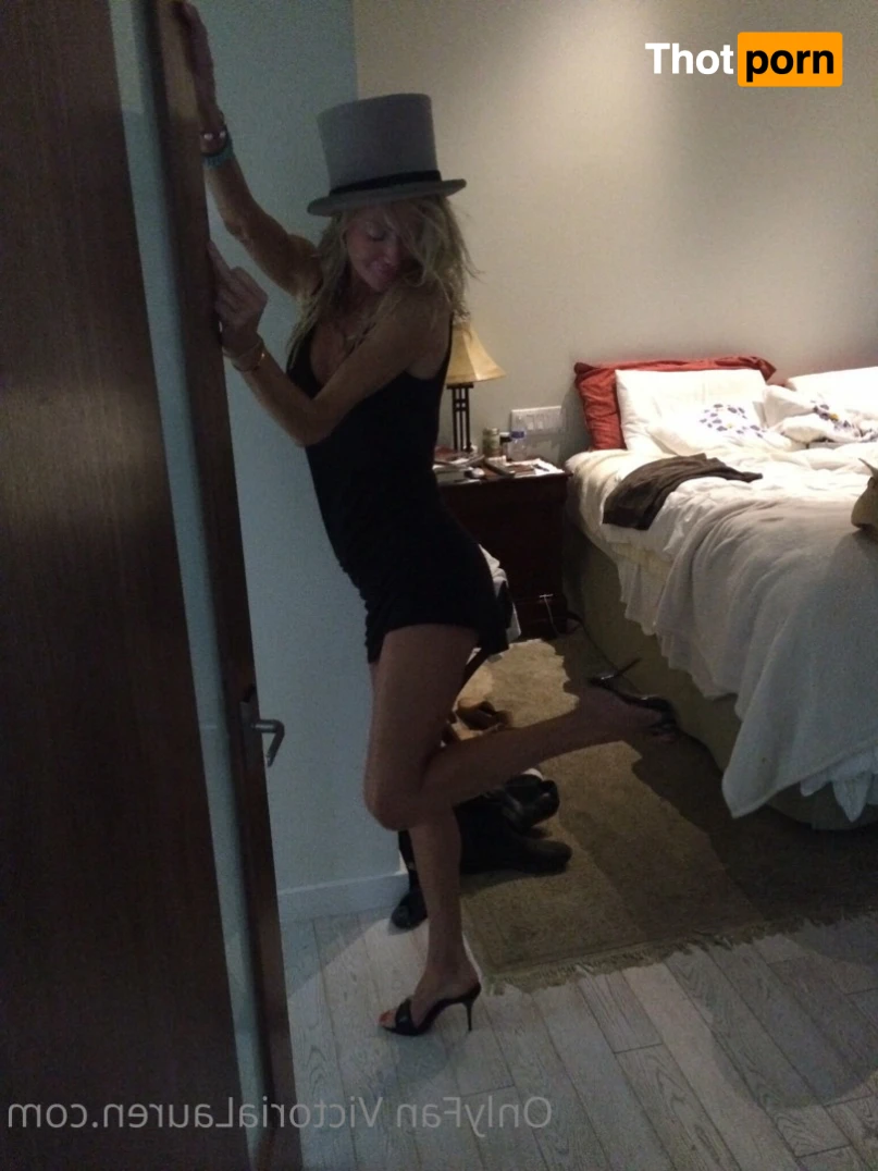 Victoria Lauren 16171607