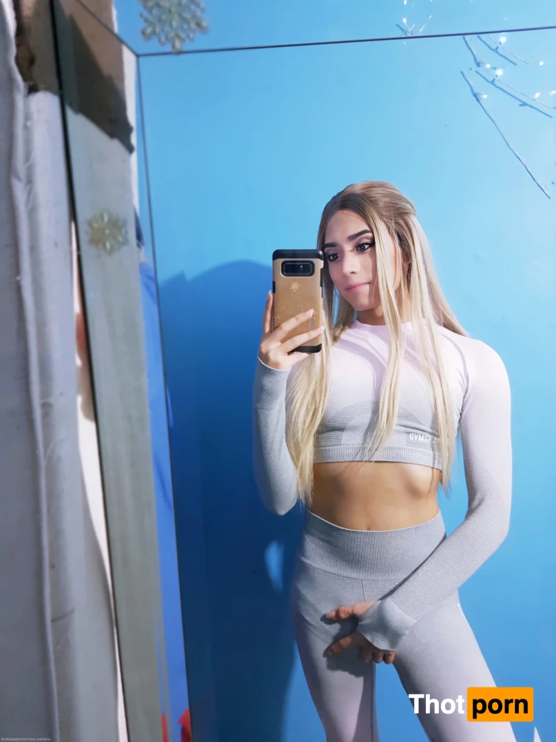 Victoria Salvatore 8047868