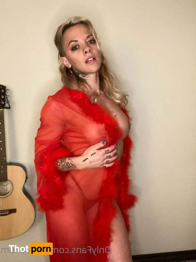 Miss VonVenom 16152941