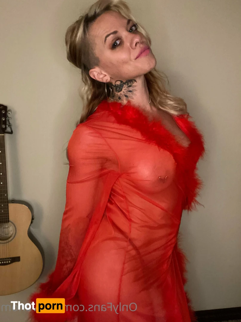 Miss VonVenom 16153082