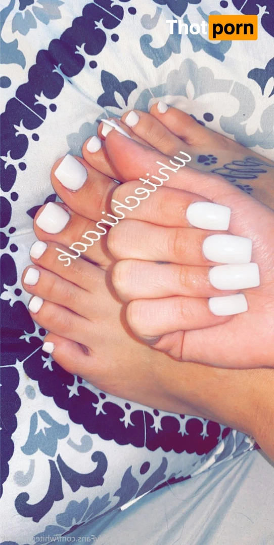 whitechinaak 13194920