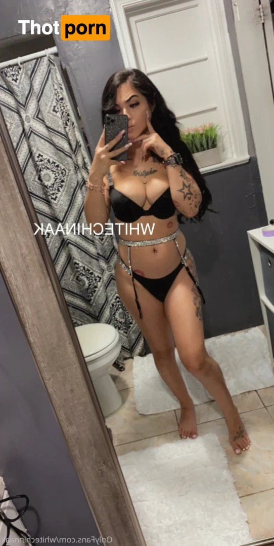 whitechinaak 13212594