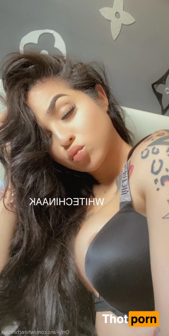 whitechinaak 13217777