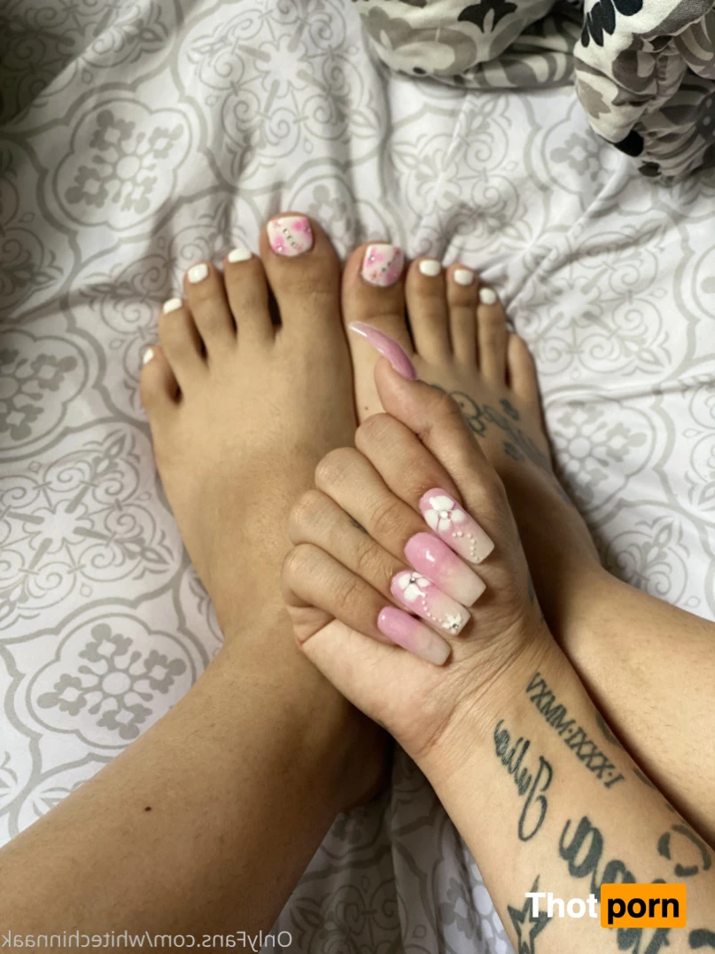 whitechinaak 13218909