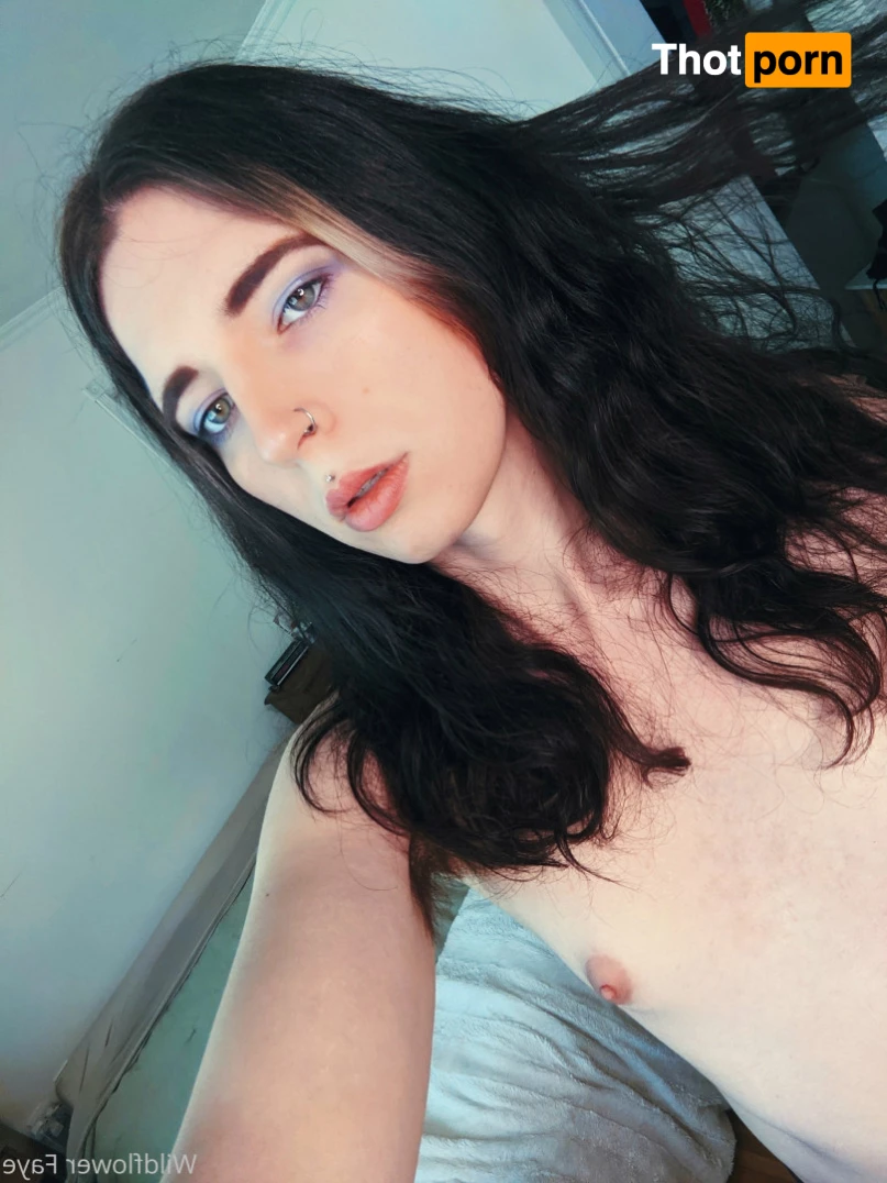 Mistress Wildflower Faye 8018487