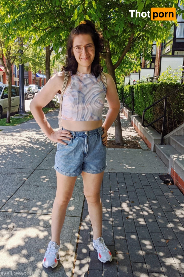 Mistress Wildflower Faye 8018712