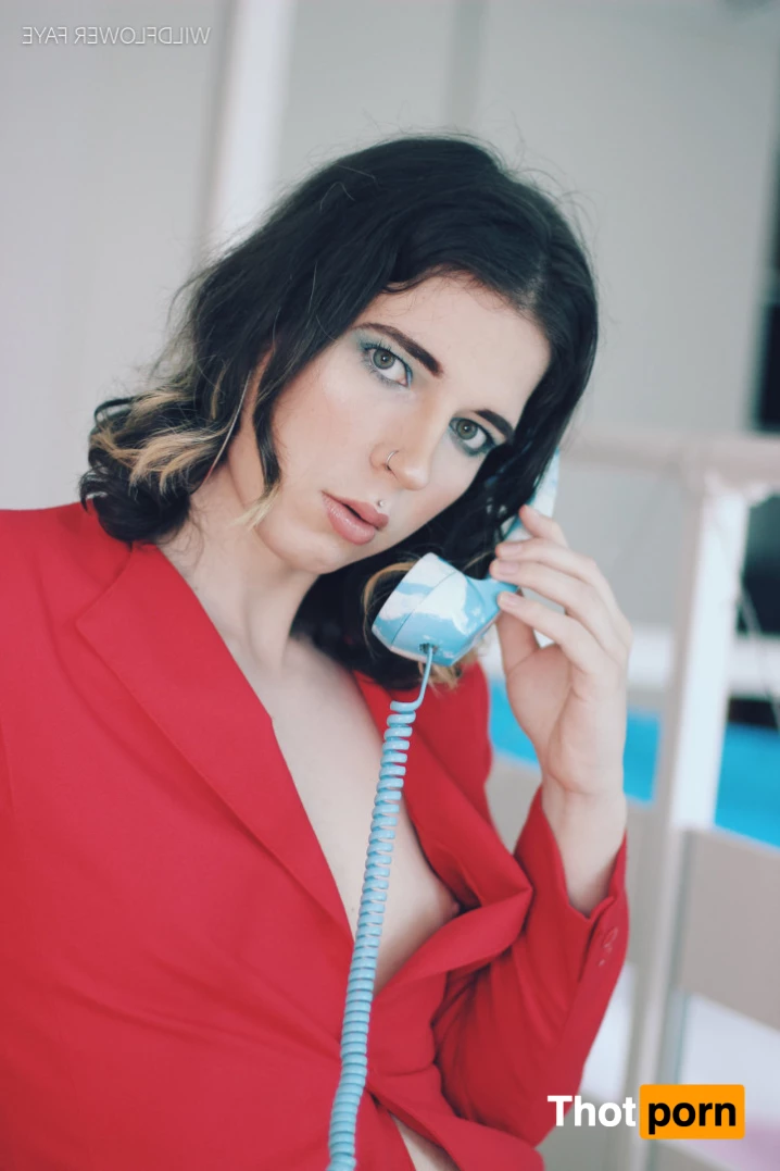 Mistress Wildflower Faye 8018831