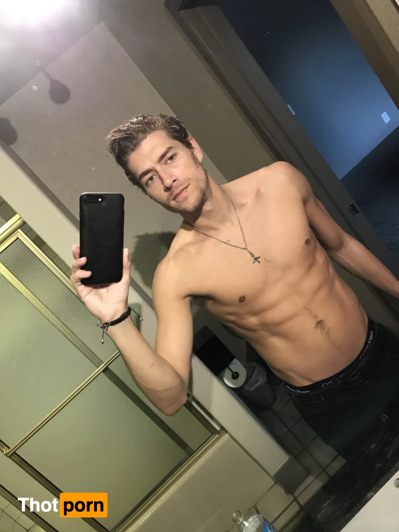 Xander Corvus 15849948