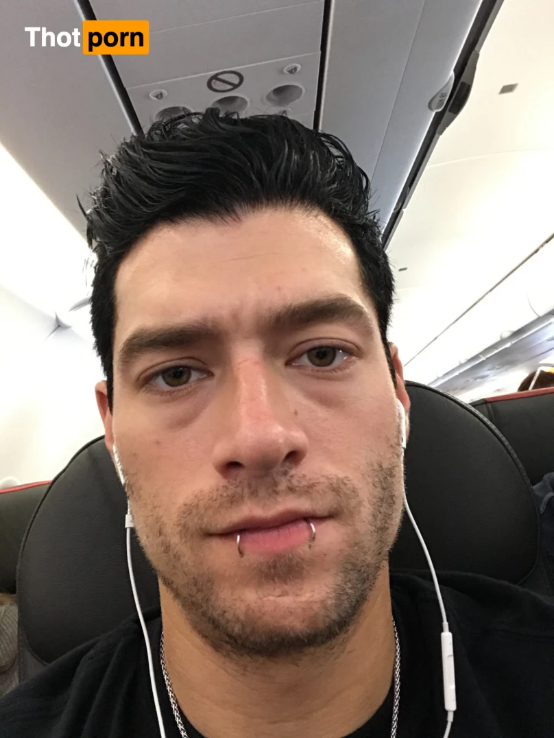 Xander Corvus 15850673