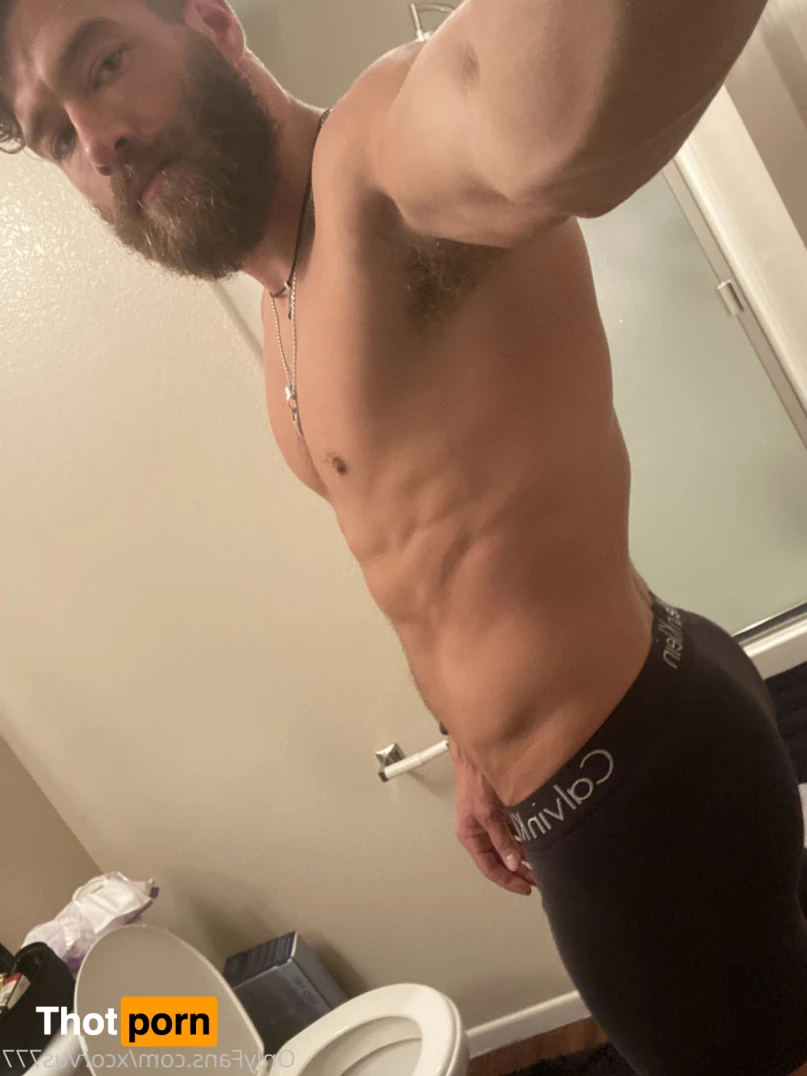 Xander Corvus 15850732