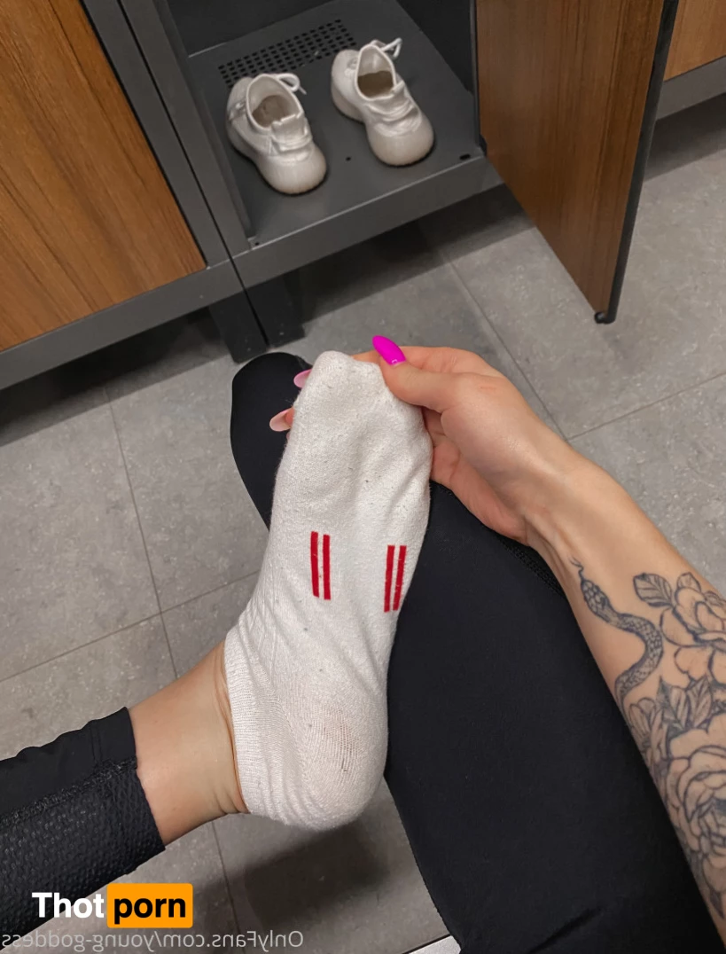 young-goddess 8033133