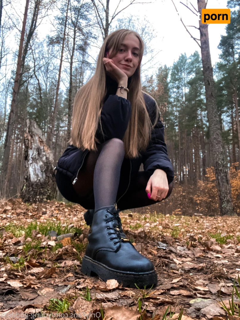 young-goddess 8033148