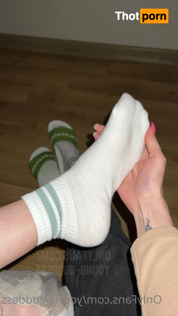 young-goddess 8033223