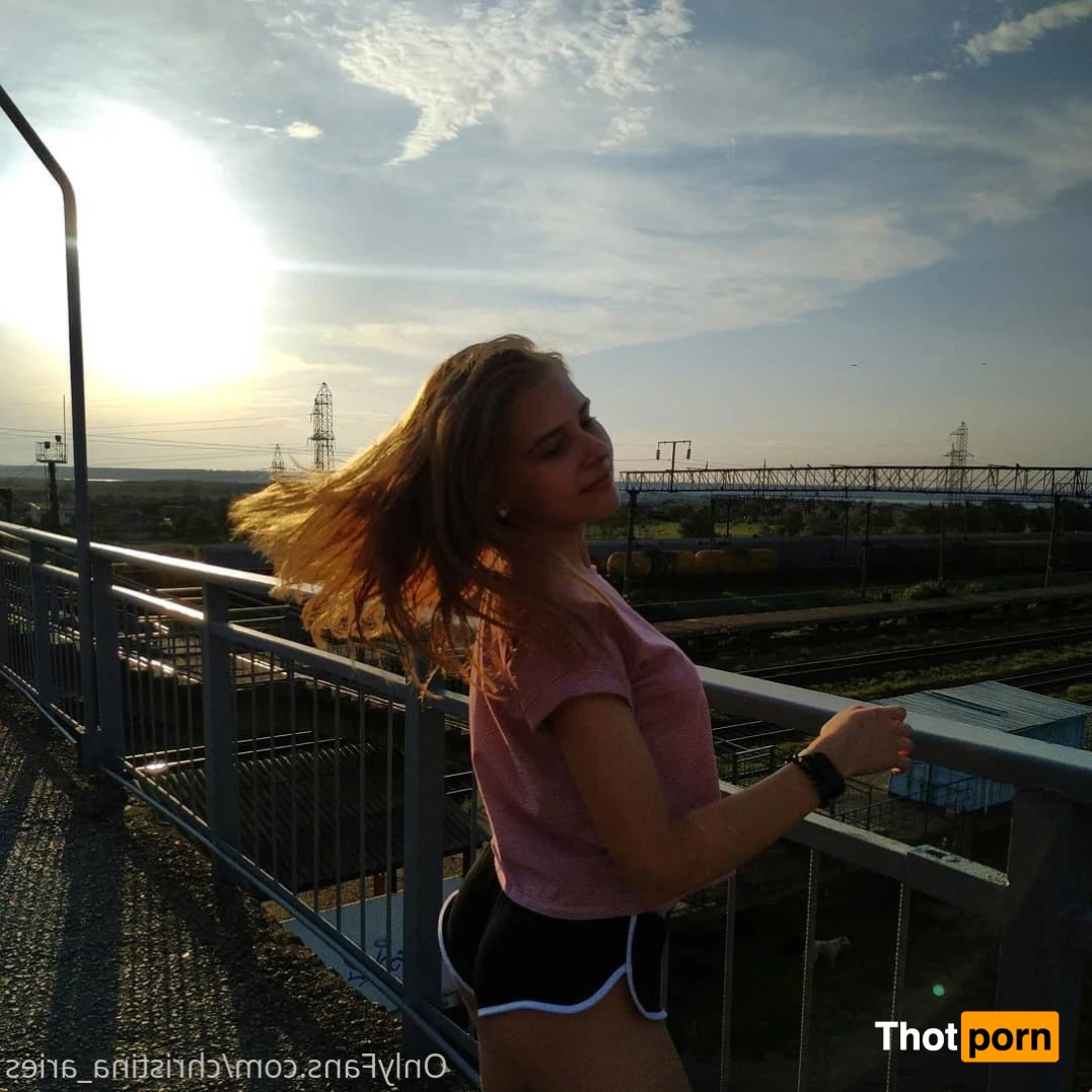 🥥 Christina Aries 🥥 15540909