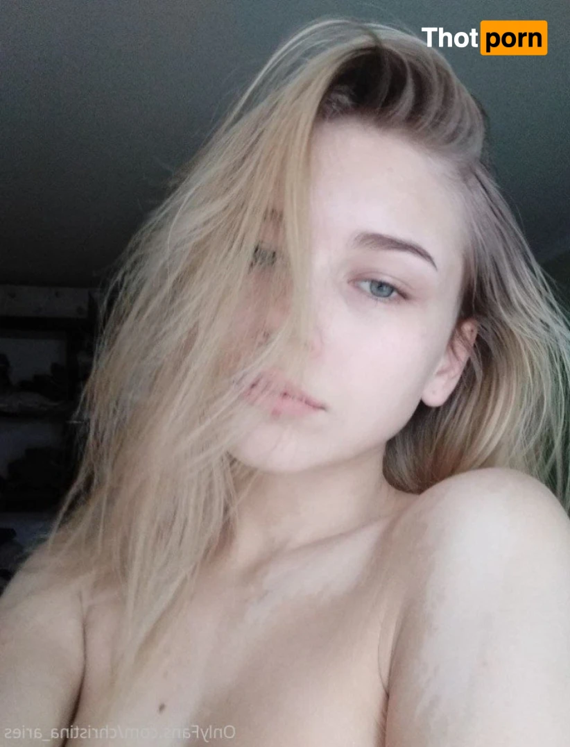 🥥 Christina Aries 🥥 15541413