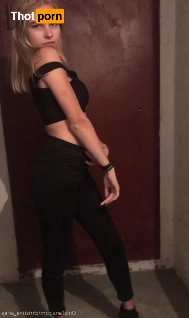 🥥 Christina Aries 🥥 15541455