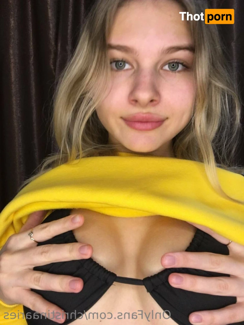 🥥 Christina Aries 🥥 16026270