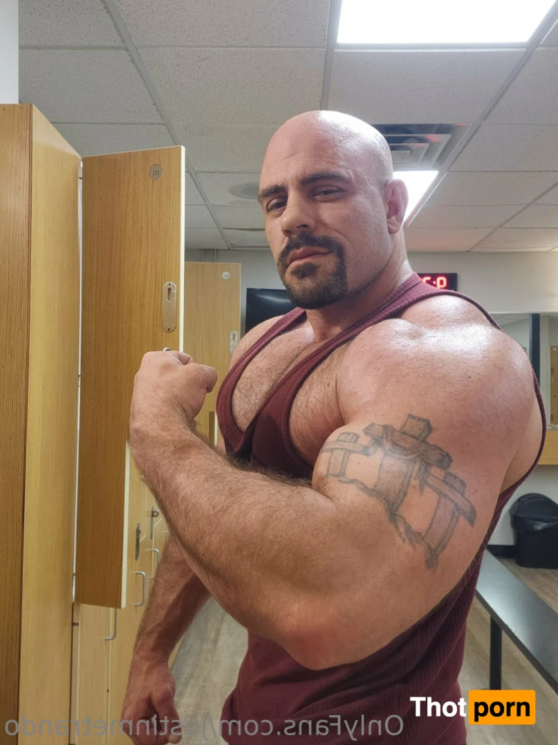 Justin Metrando 15511093