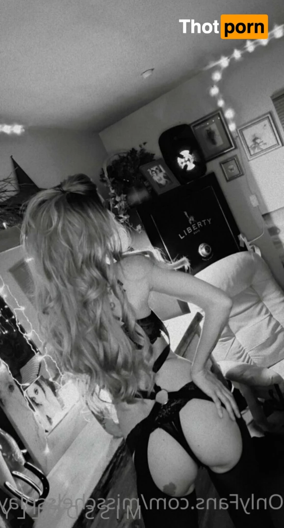 ℳ𝒾𝓈𝓈 𝒟ℴ𝓁𝓁𝓎 ³⁴ᵏ 15508197