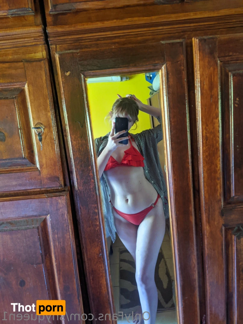 ✨Shy Queen✨ 15372591