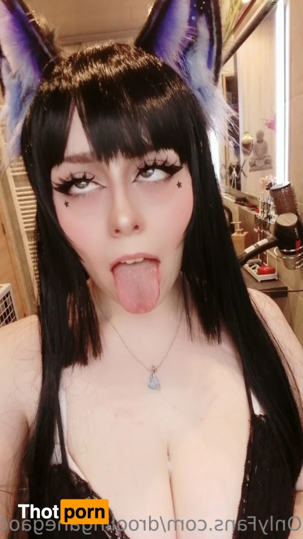 DroolingAhegaoQueen 16043235