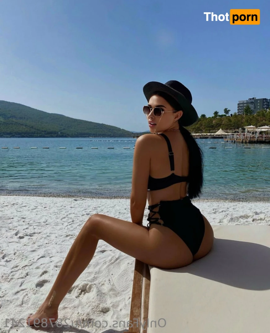 Lina 💙💛 13581164