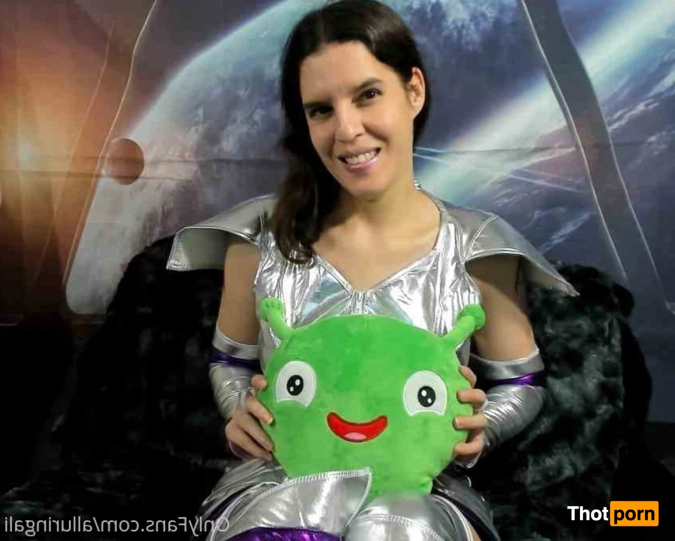 AlluringAli25 15912371