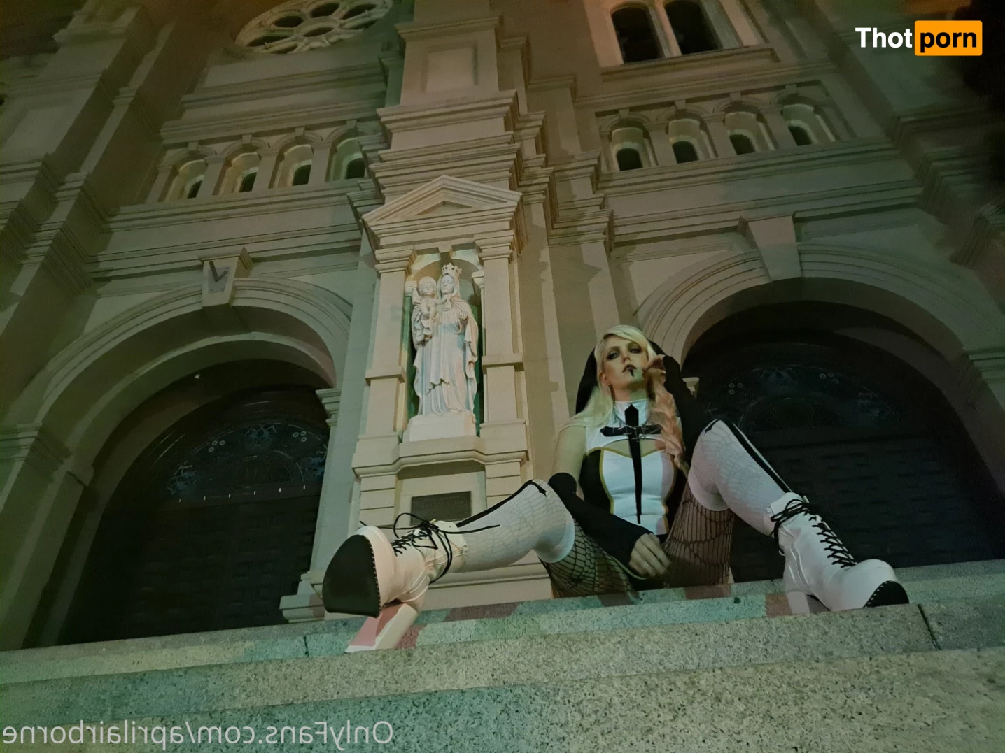 April Airborne 16061271