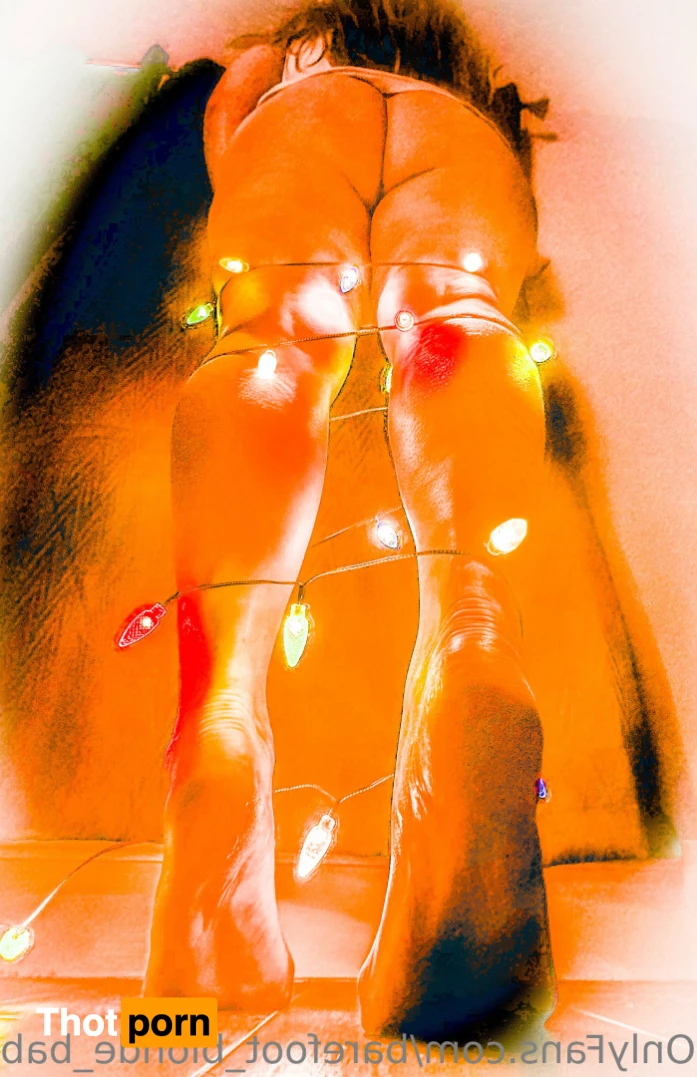 Blonde Babe FREE 15424047