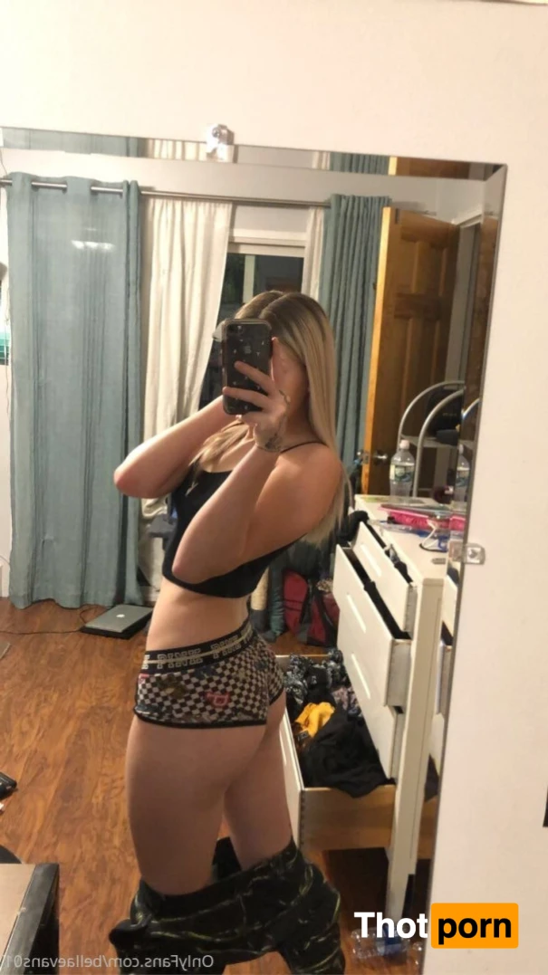 Bella Evans 12174314