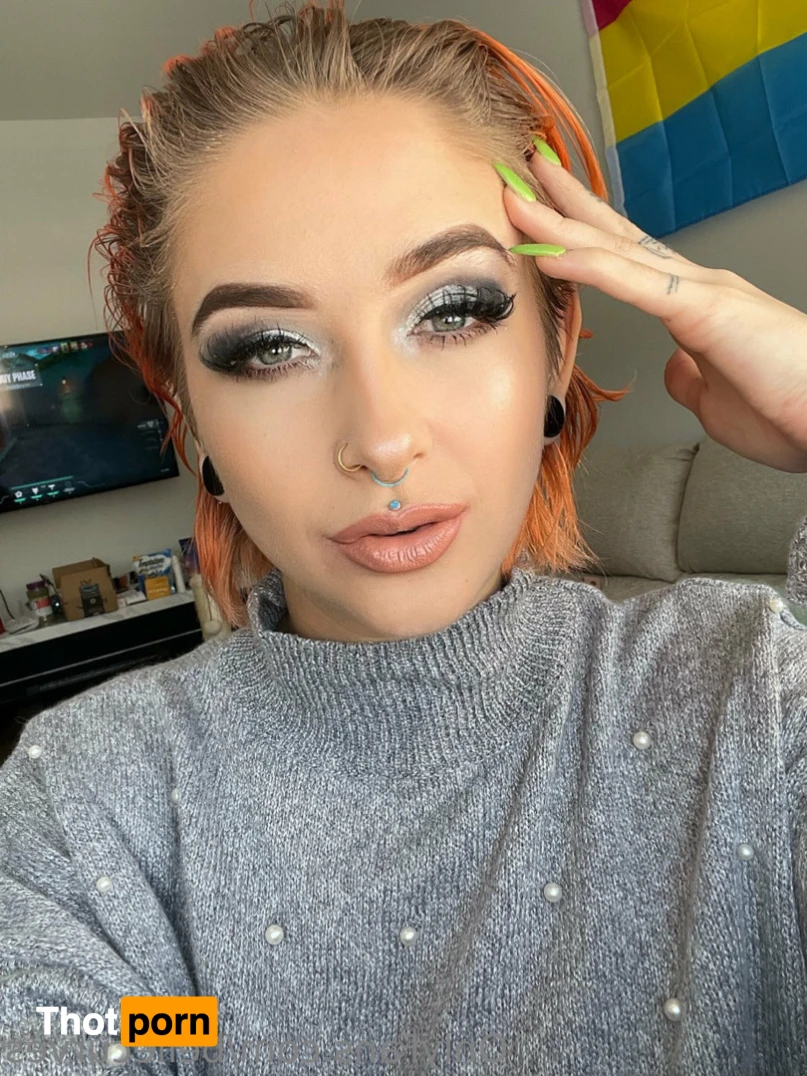 Belle Curves 15753117