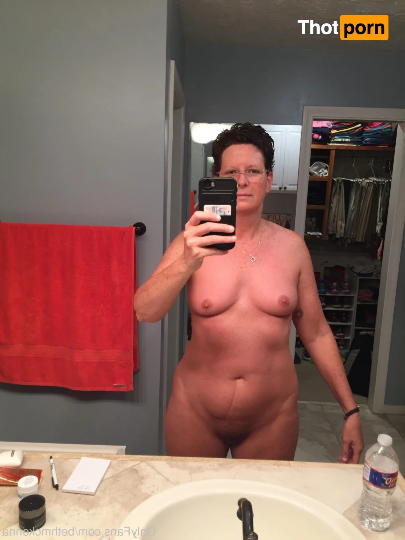 Beth McKenna 14929077