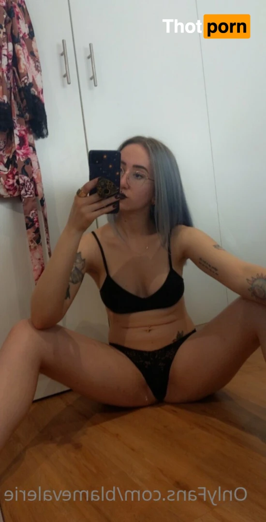 Valerie Faye 13752904