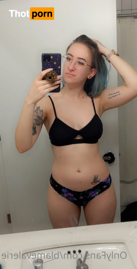 Valerie Faye 13842084