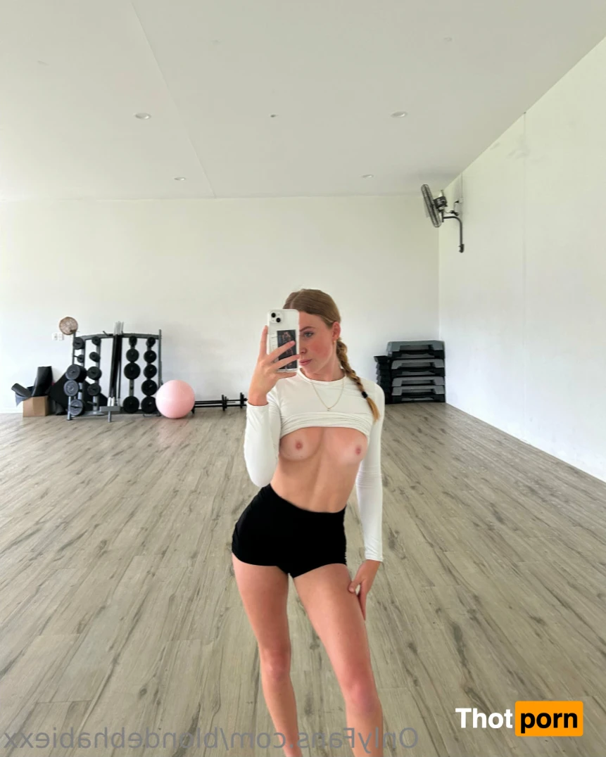 Blondebhabie 15930921