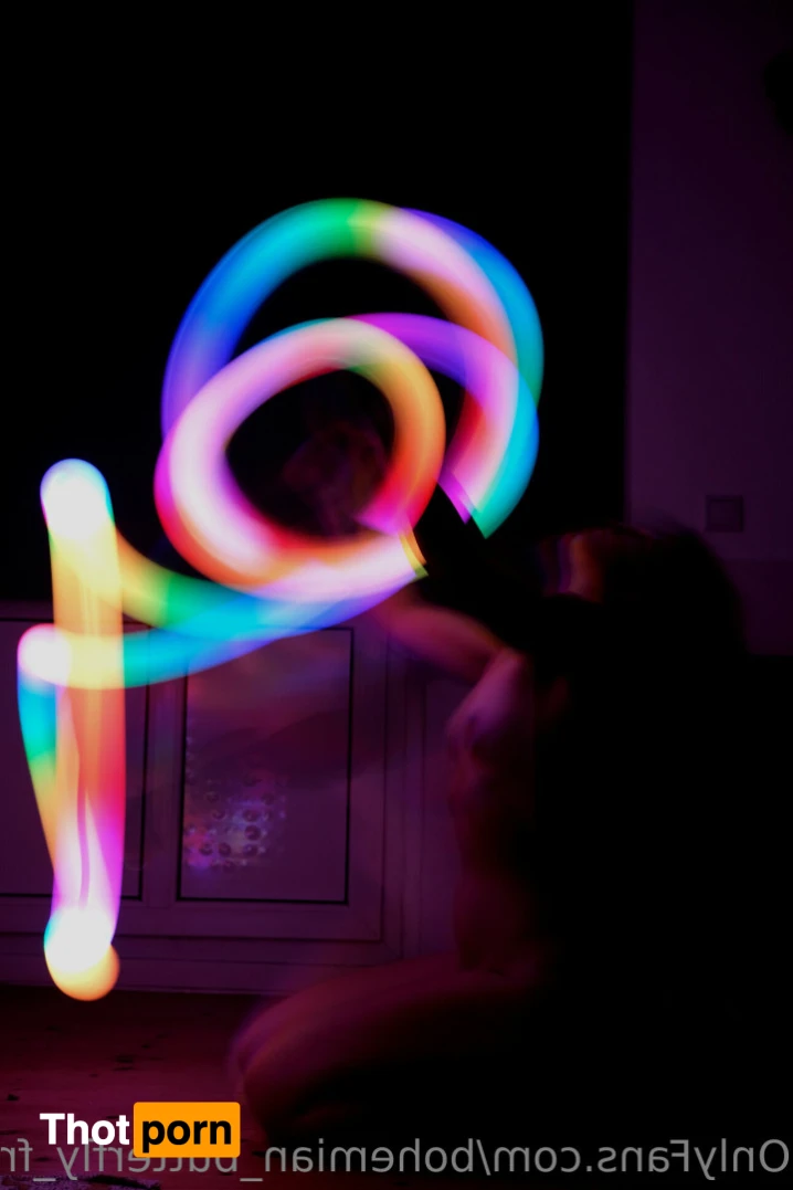 bohemian_butterfly_free 13815093